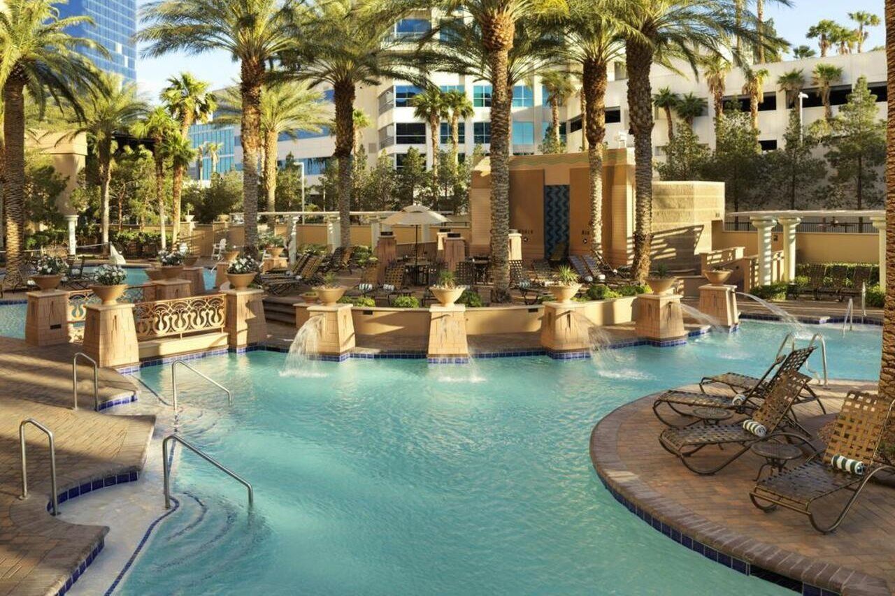 Hilton Grand Vacations Club On The Las Vegas Strip Exterior photo